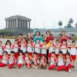 Các bé Trường Mầm non B tham quan tại Lăng Bác và dâng hương tại Văn Miếu Quốc tử giám.
